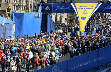 Boston blinda su maratón con una política ’sin mochila’ y el doble de policías